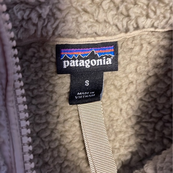 Patagonia Quarter Zip - Picture 2 of 3
